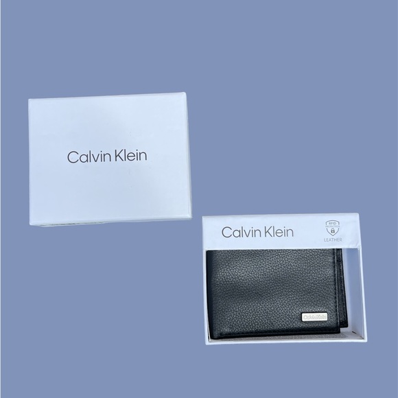 Calvin Klein Black Slimfold Wallet ca#31794 - Picture 1 of 8